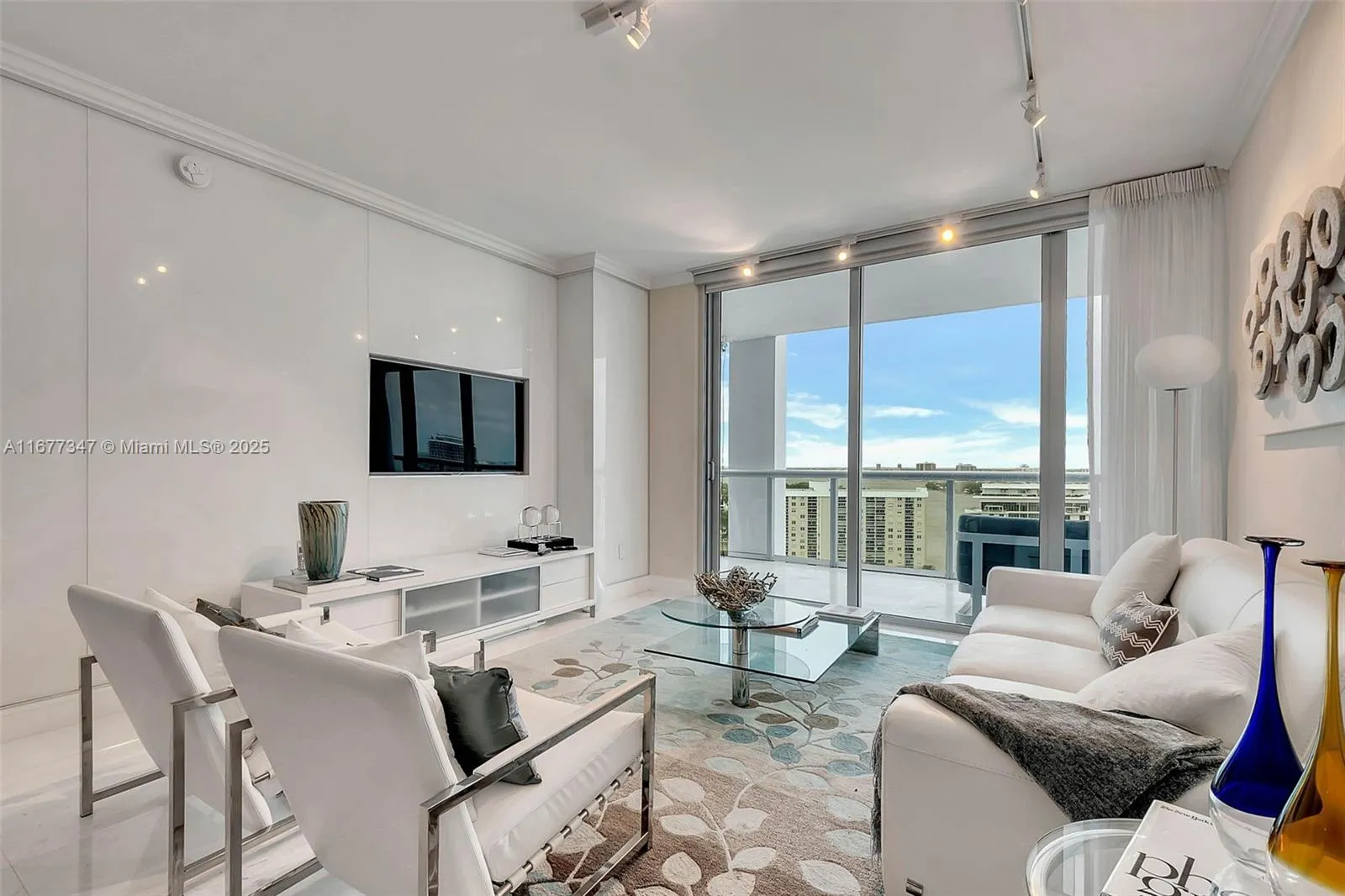 Miami Beach, Florida 33141, United States, 2 Bedrooms Bedrooms, ,2 BathroomsBathrooms,Residential,Active,38298