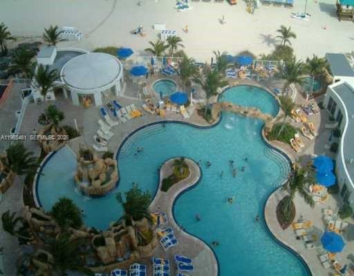 TRUMP INTERNATIONAL SONES - Residential