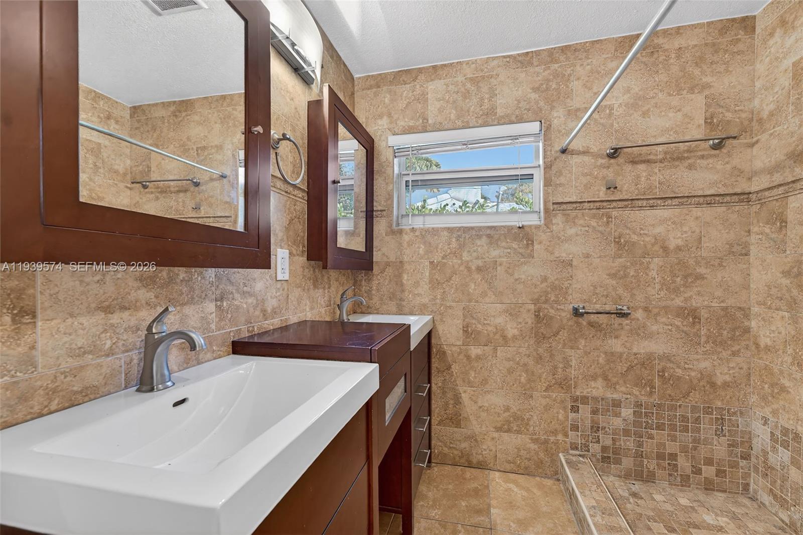 SUNSET TRAILS NO 2 - Residential Lease