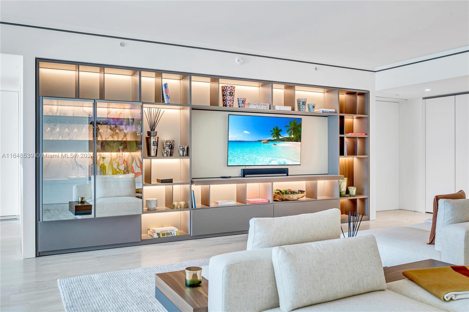 SURF CLUB CONDO - Residential