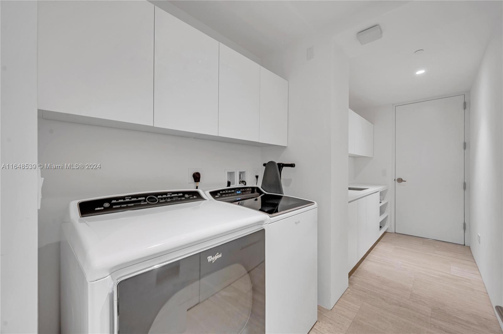 SURF CLUB CONDO - Residential