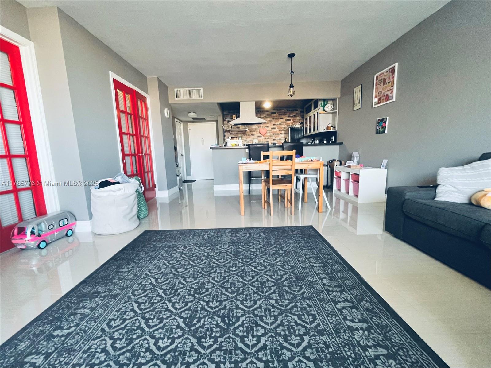 OLYMPUS CONDO PHASE - Residential