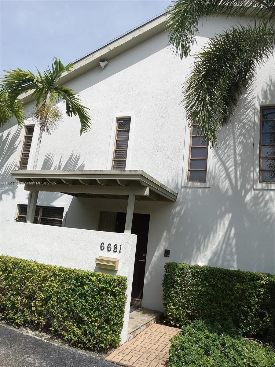 Property for Sale at 6681 Sw 71st Ln 16, South Miami, Miami-Dade County, Florida - Bedrooms: 3 
Bathrooms: 3  - $849,900