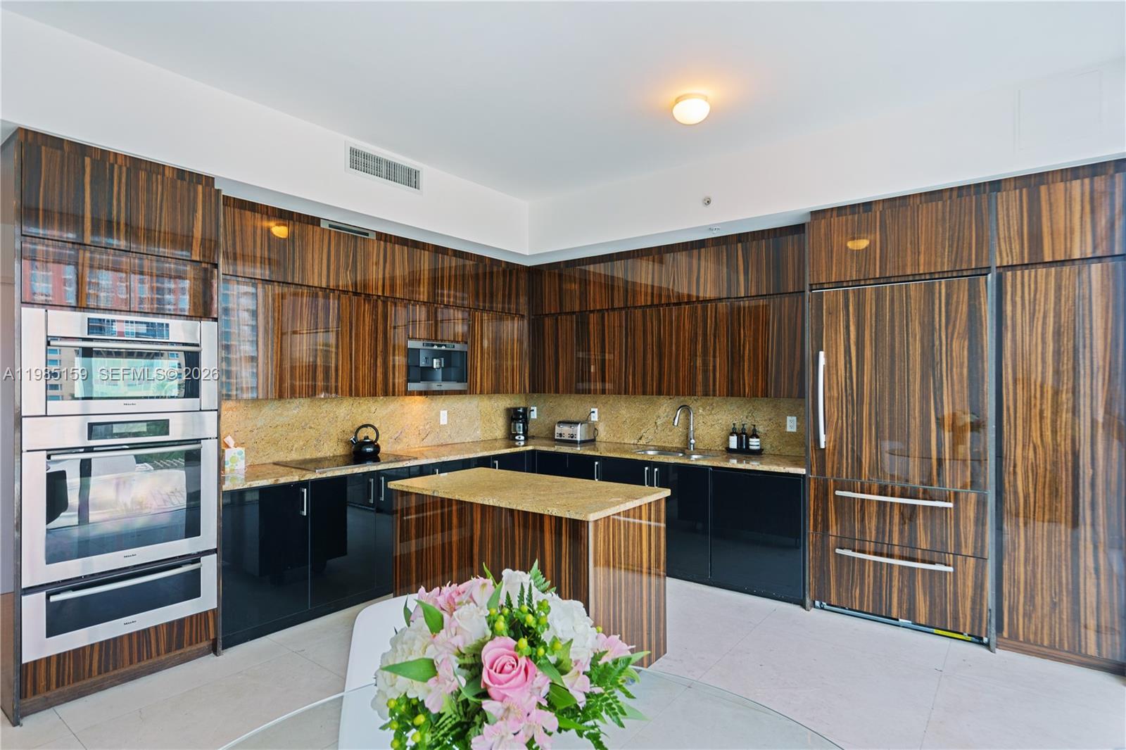 CONTINUUM ON SOUTH BEACH - Residential Lease