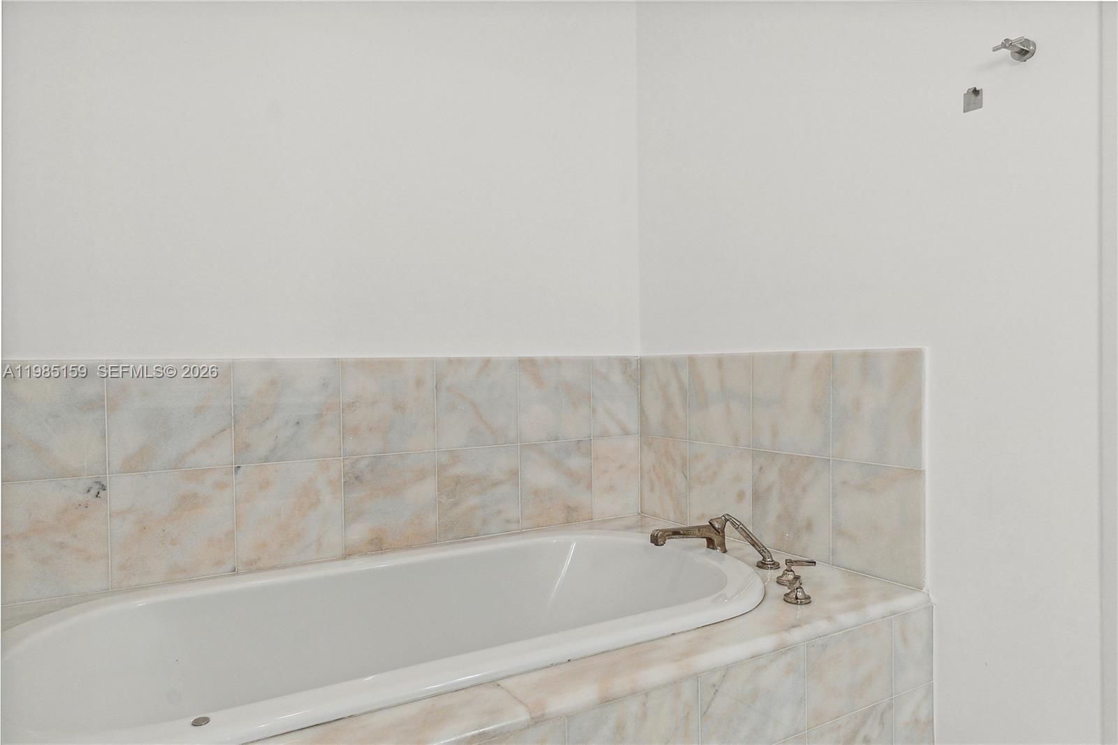 CONTINUUM ON SOUTH BEACH - Residential Lease