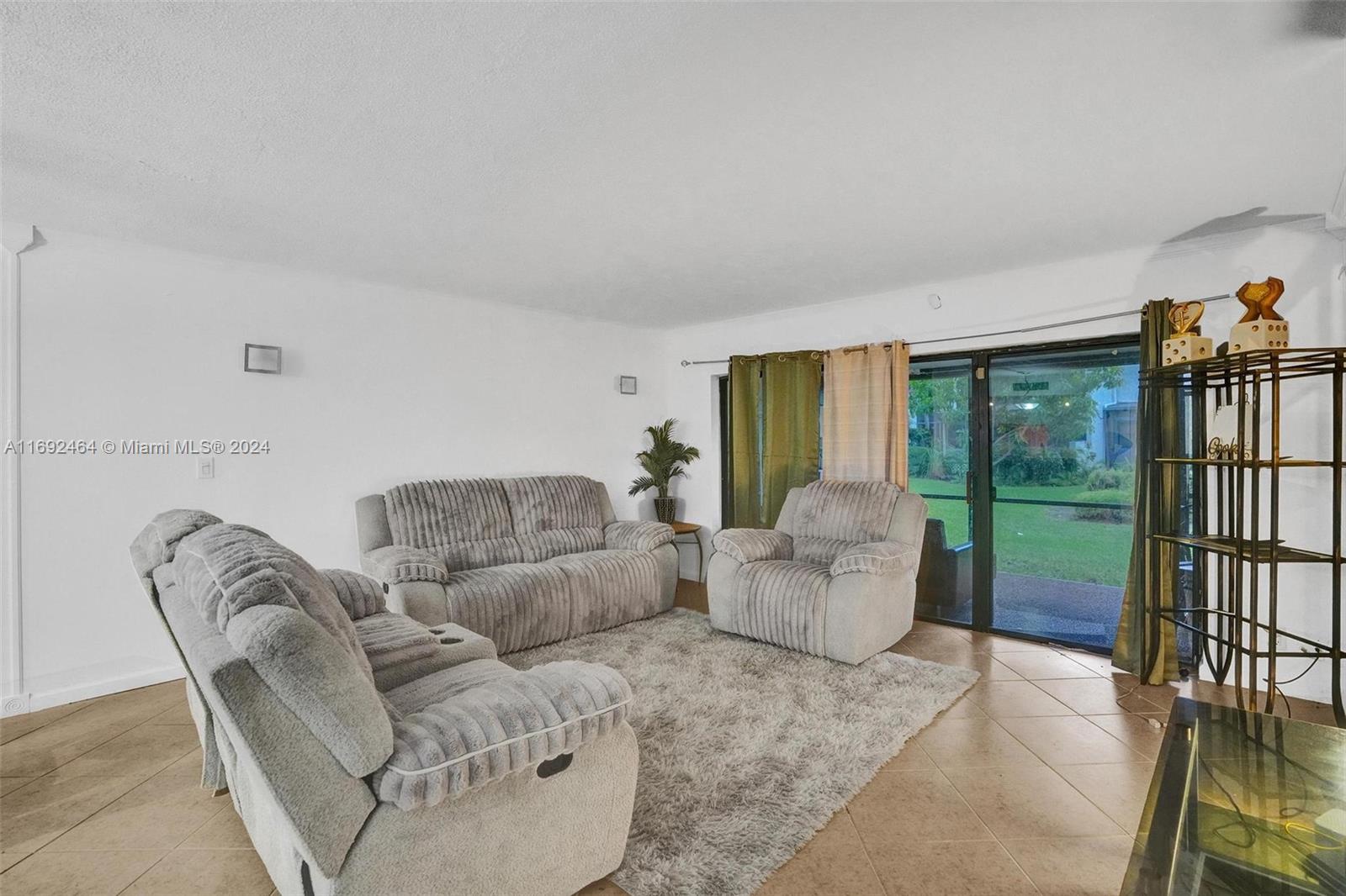 COURTS OF INVERRARY PHASE - Residential