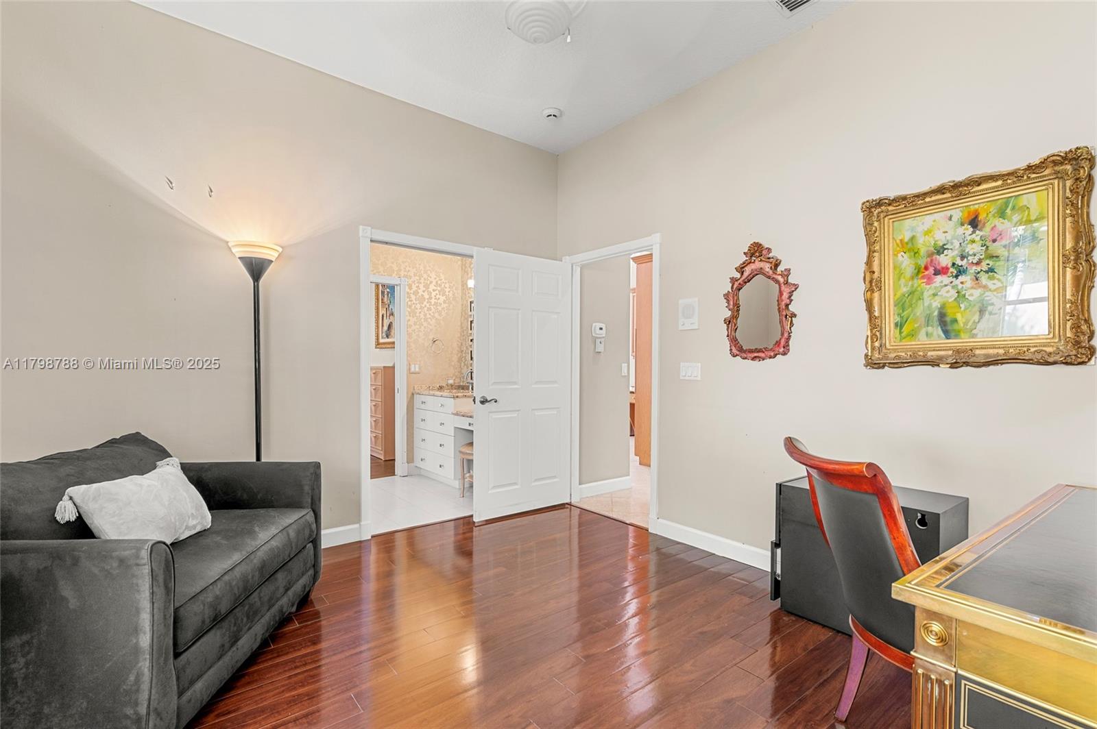 ABERDEEN 8 - Residential