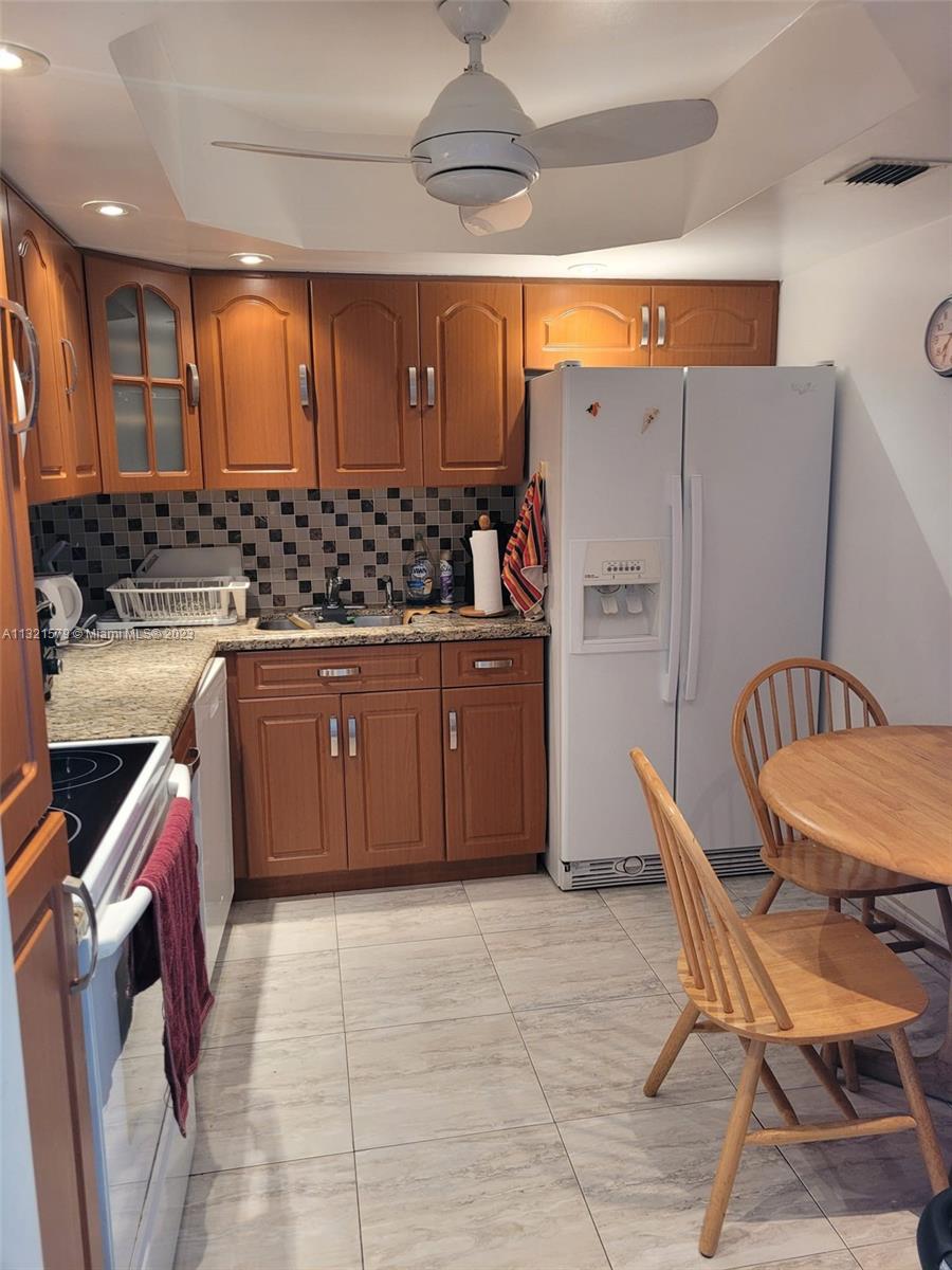 Photo 6 of 18 of 2841 NE 163rd St 1203 condo