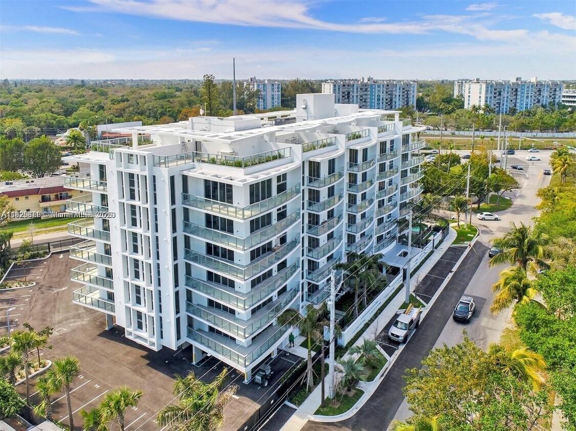Come experience modern living in this new boutique building in North Miami Beach! This spacious 2-bedroom, 2-bath + den unit features a desirable split floor plan, sleek stainless steel appliances, and a large private balcony — perfect for relaxing or entertaining. Ideally located just 20 minutes from the beach, Bal Harbour Shops, Aventura Mall, and all the top dining and retail spots along Biscayne Blvd. Building amenities include a gym, pool, and jacuzzi.
Don’t miss your chance — schedule your showing today!