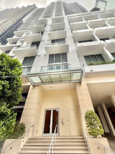 1050 Brickell Ave 1602 Miami FL 33131