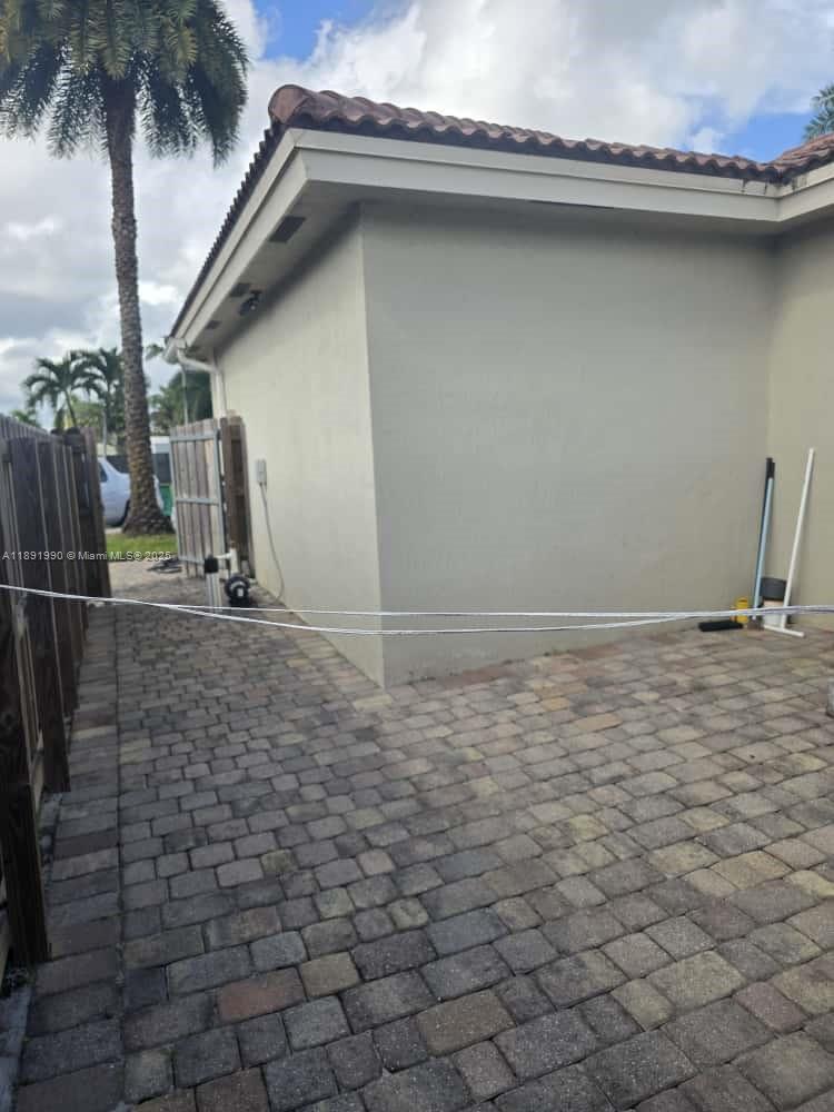 ESTATE MANSIONS 1ST ADDN - Residential Lease