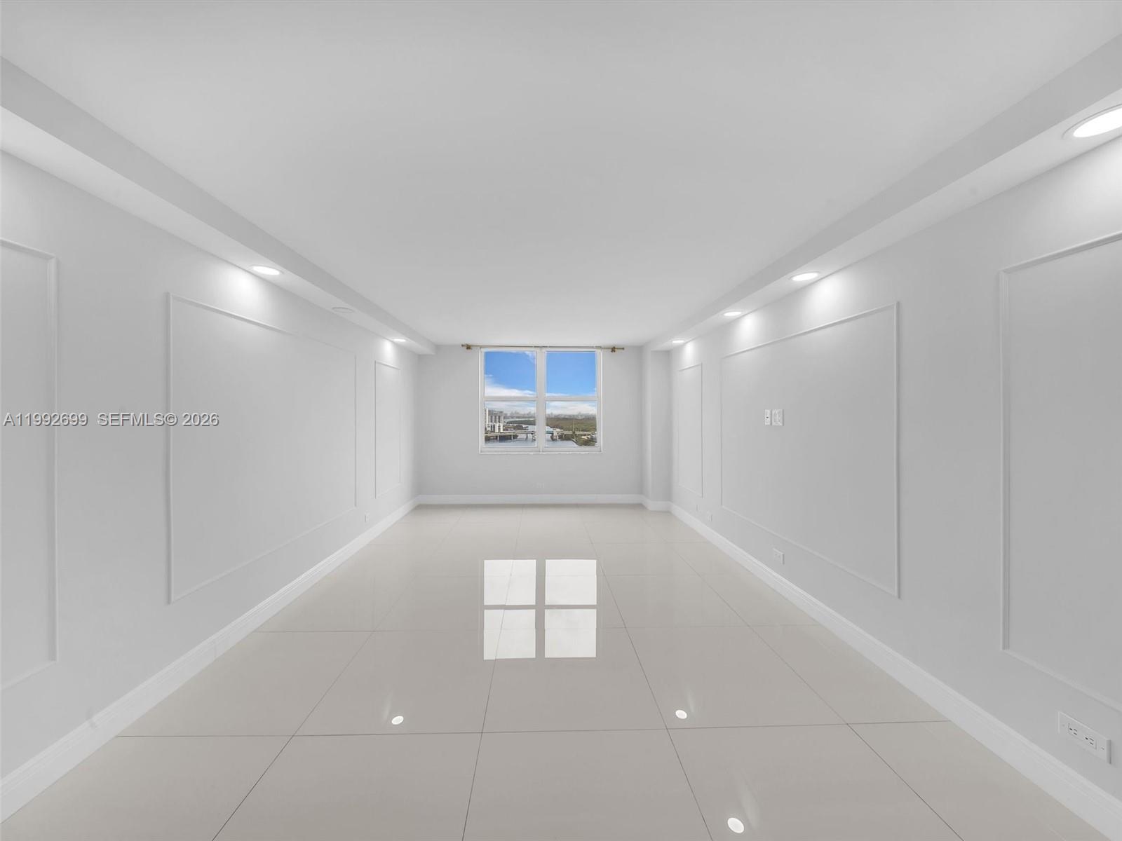 WINSTON TOWERS 500 CONDO - Residential