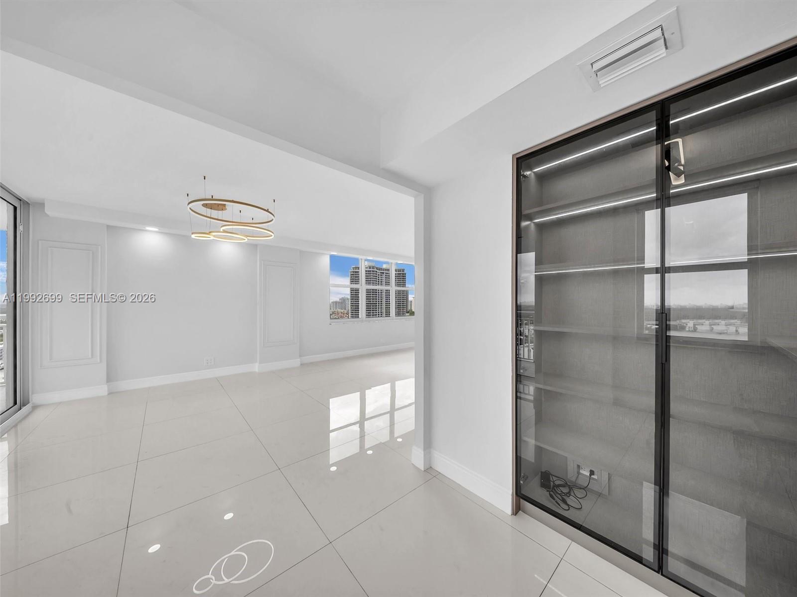 WINSTON TOWERS 500 CONDO - Residential