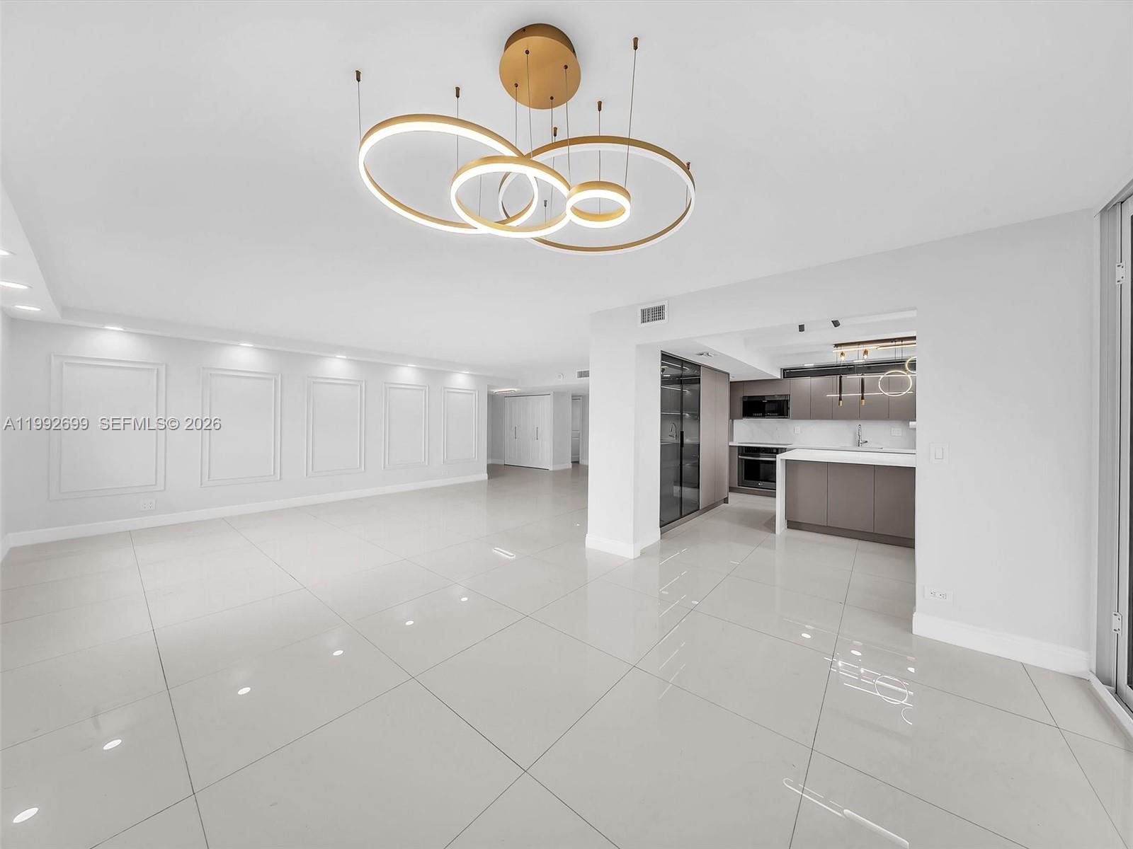 WINSTON TOWERS 500 CONDO - Residential