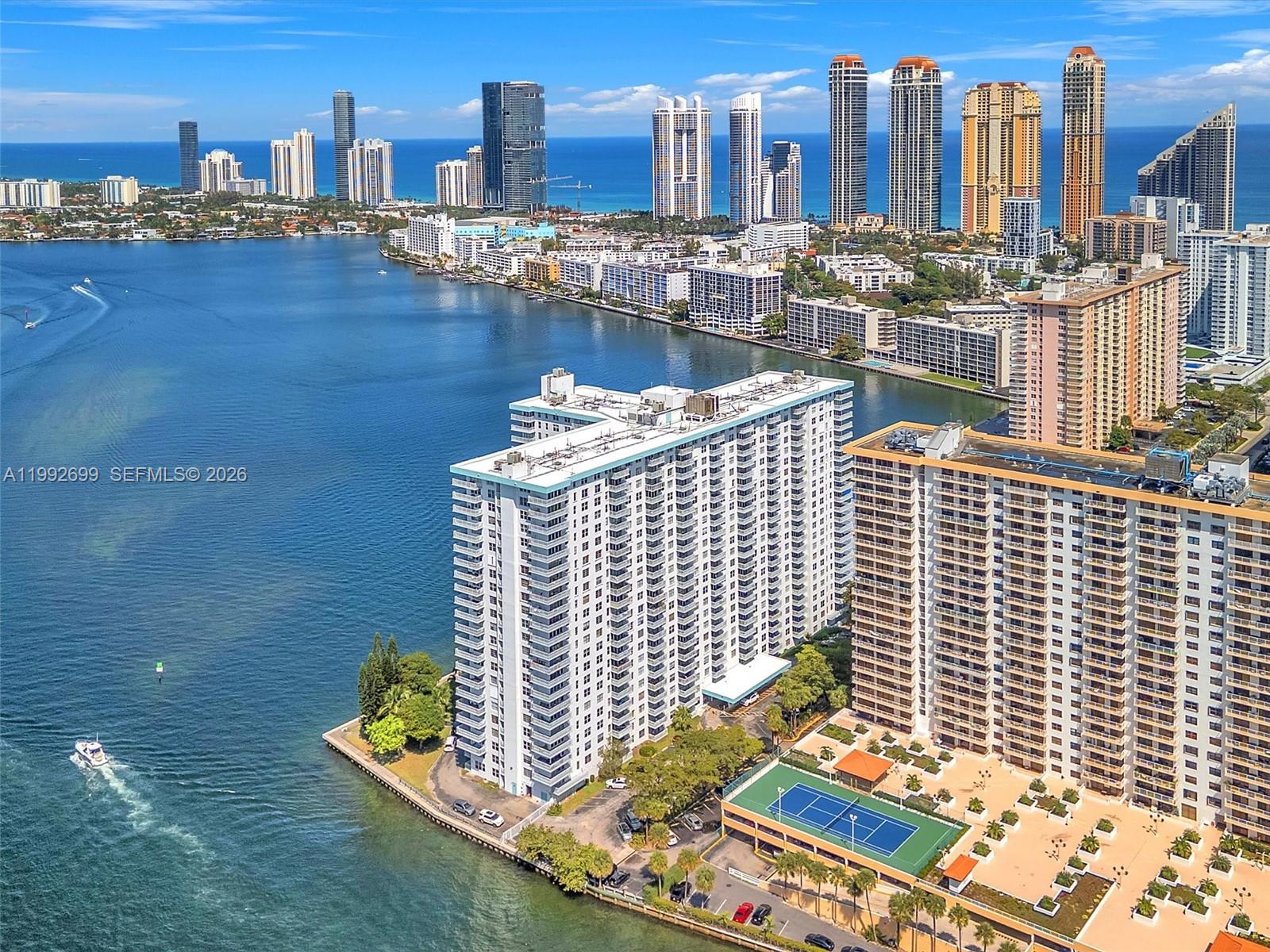 WINSTON TOWERS 500 CONDO - Residential