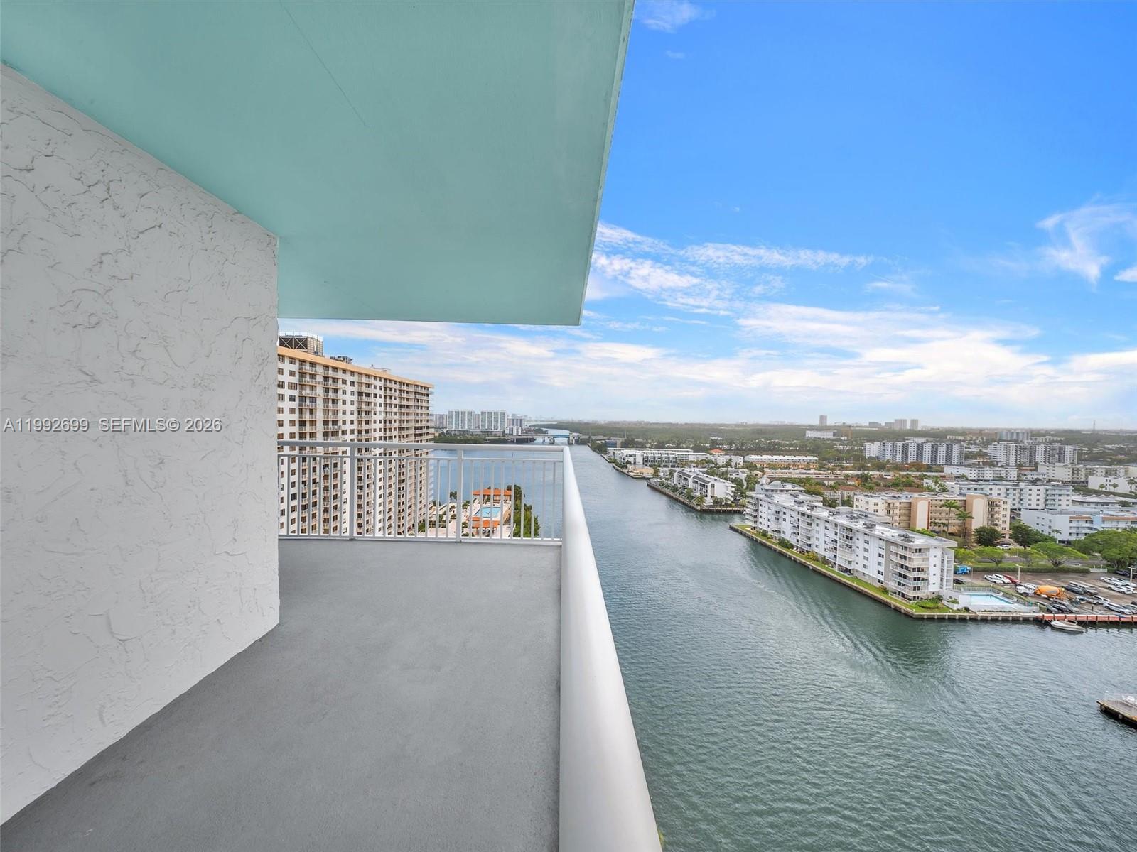 WINSTON TOWERS 500 CONDO - Residential