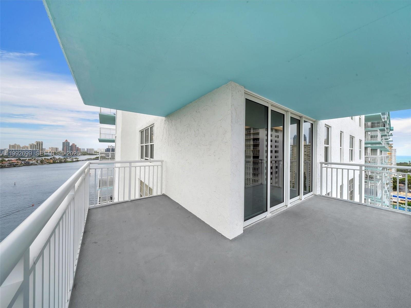 WINSTON TOWERS 500 CONDO - Residential