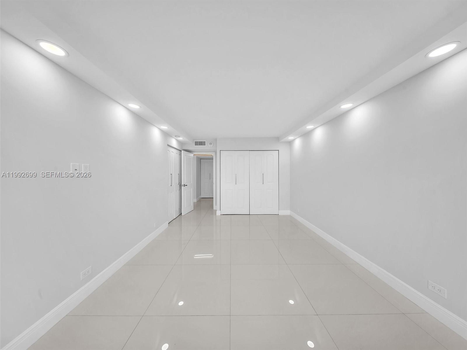 WINSTON TOWERS 500 CONDO - Residential