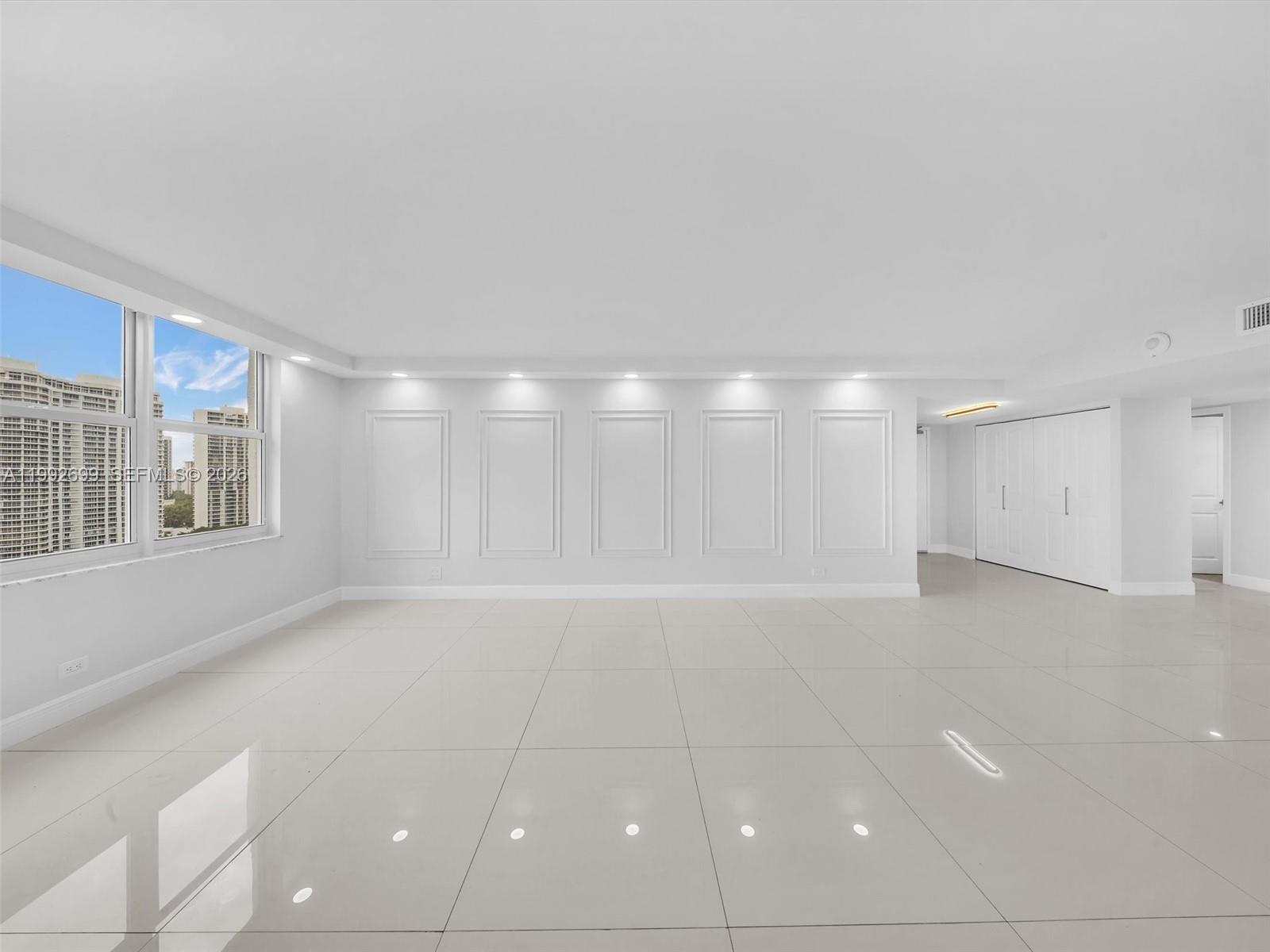 WINSTON TOWERS 500 CONDO - Residential