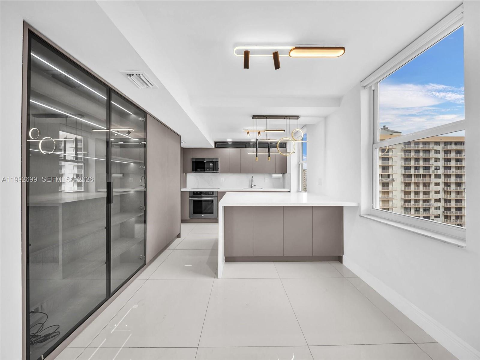 WINSTON TOWERS 500 CONDO - Residential