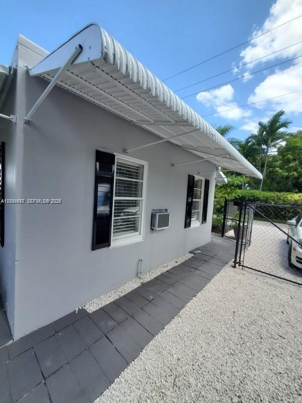 243 SW 14th st 243