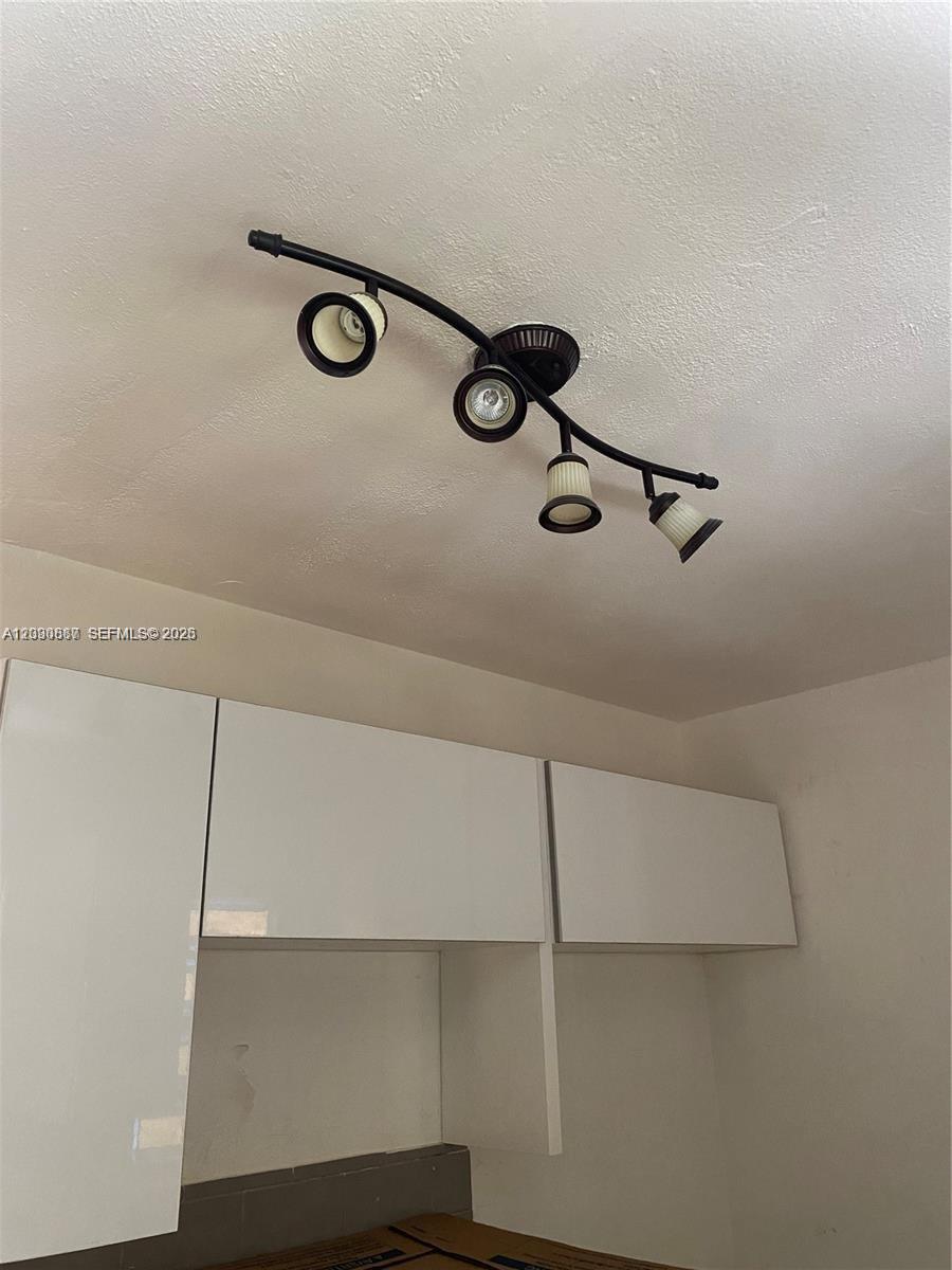 243 SW 14th st 243