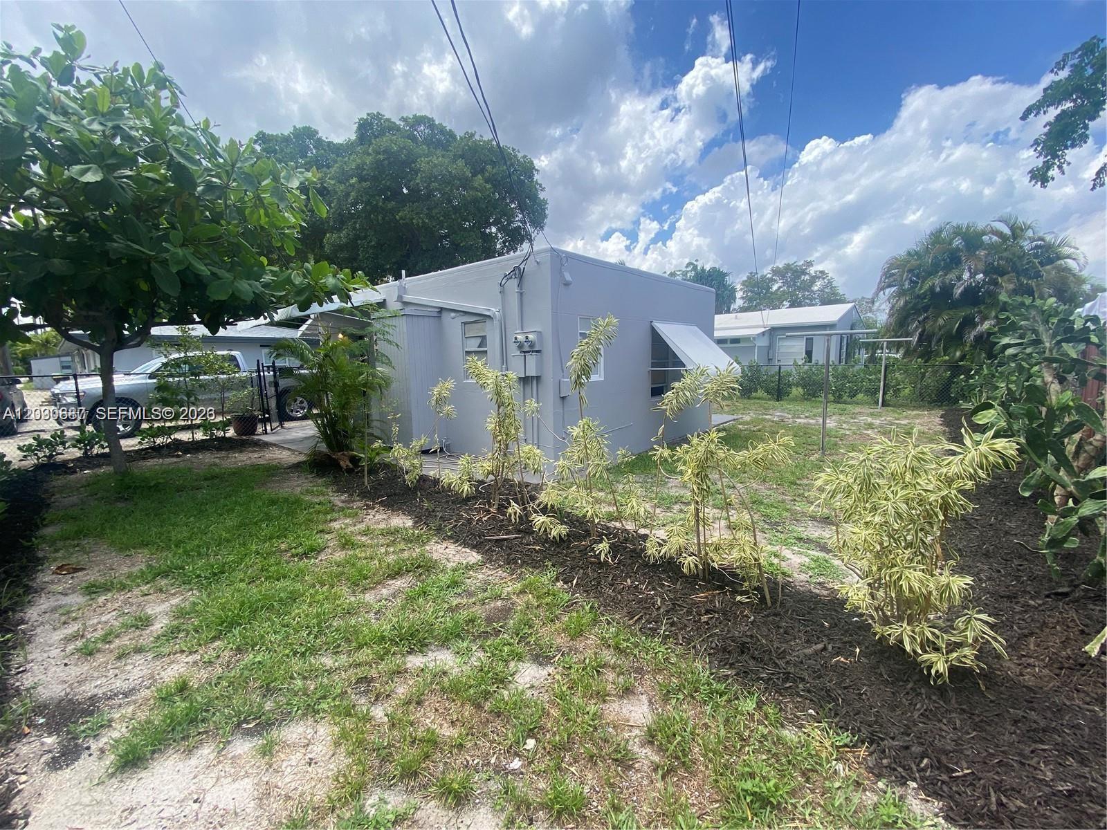 243 SW 14th st 243