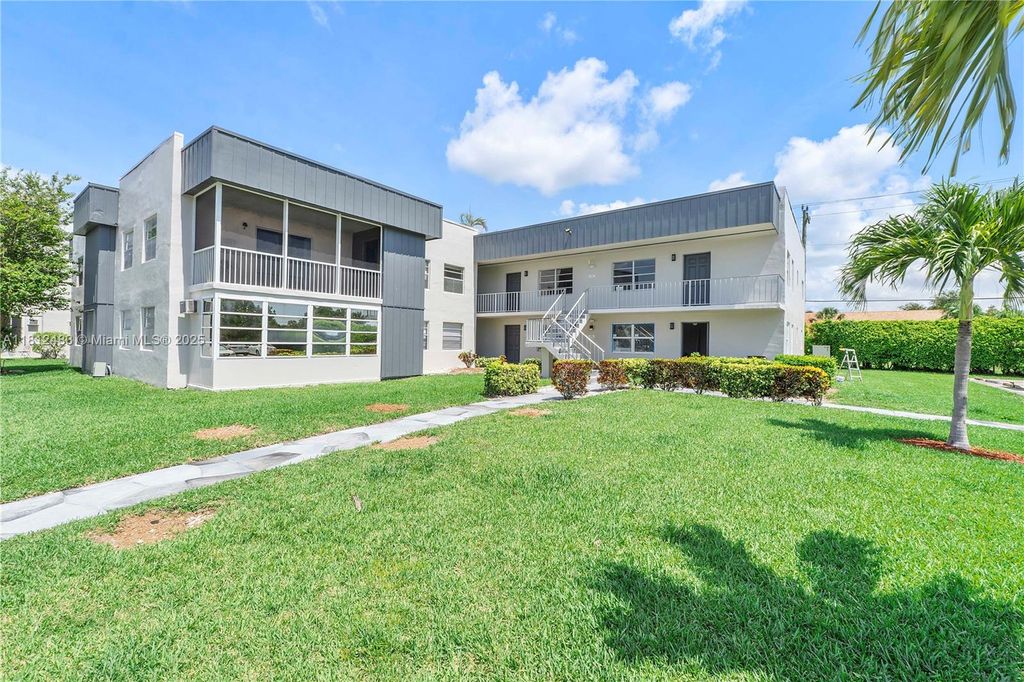 Photo of 239 E Normandy E #1, Delray Beach, FL 33484 (MLS # A11812483)