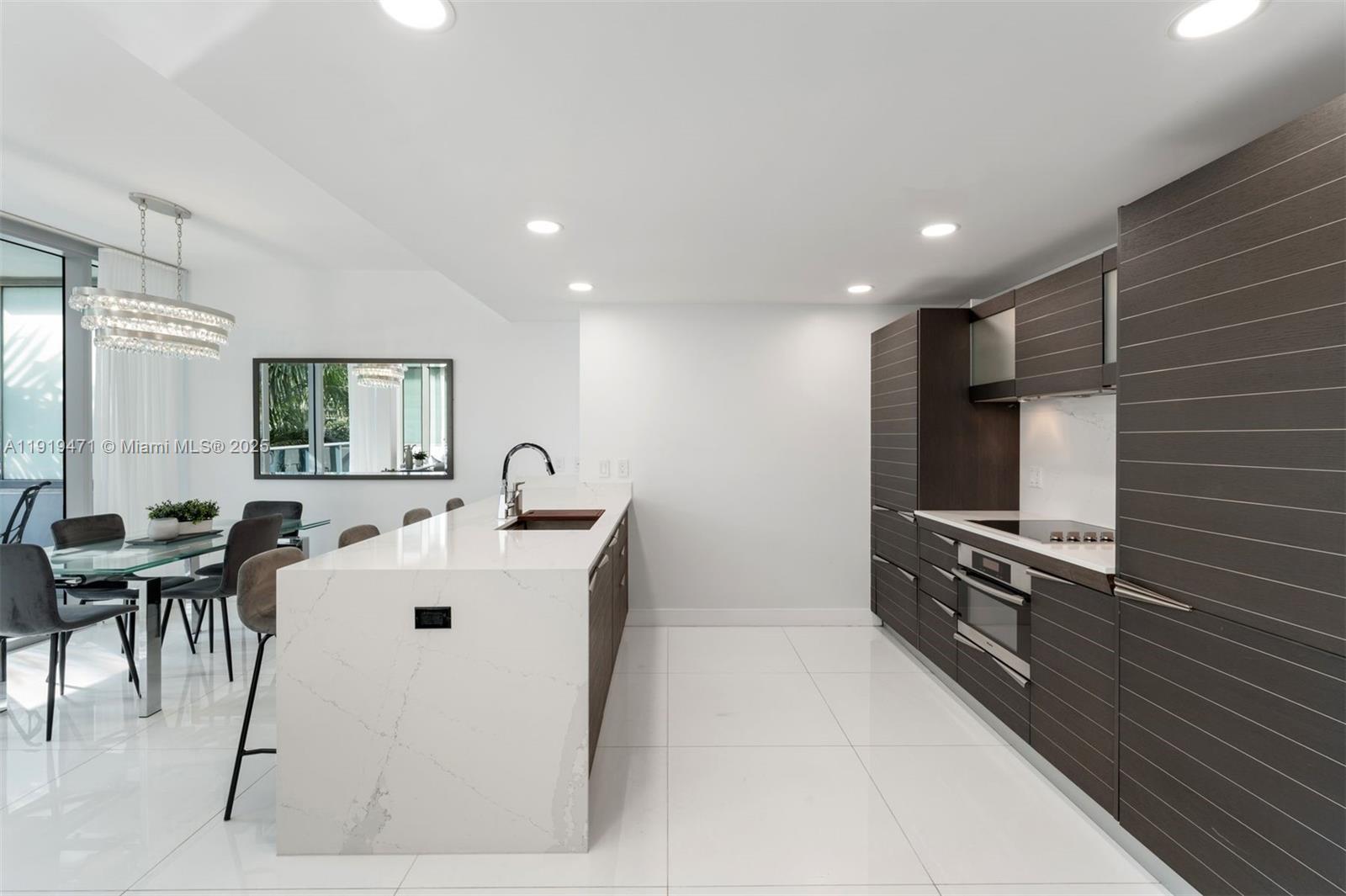 200 Biscayne Boulevard Way 303