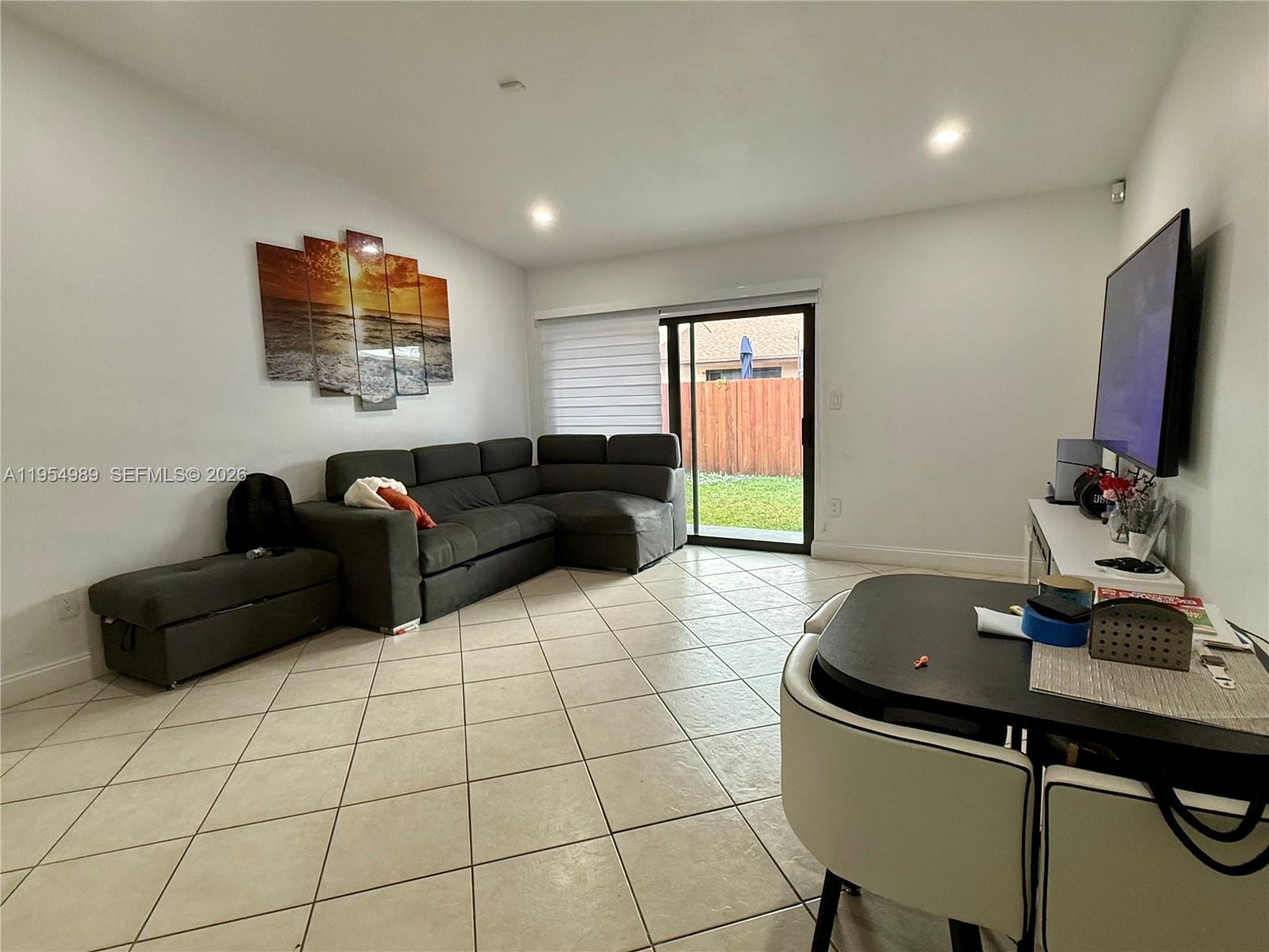 DEVON-AIRE VILLAS SEC 2 - Residential