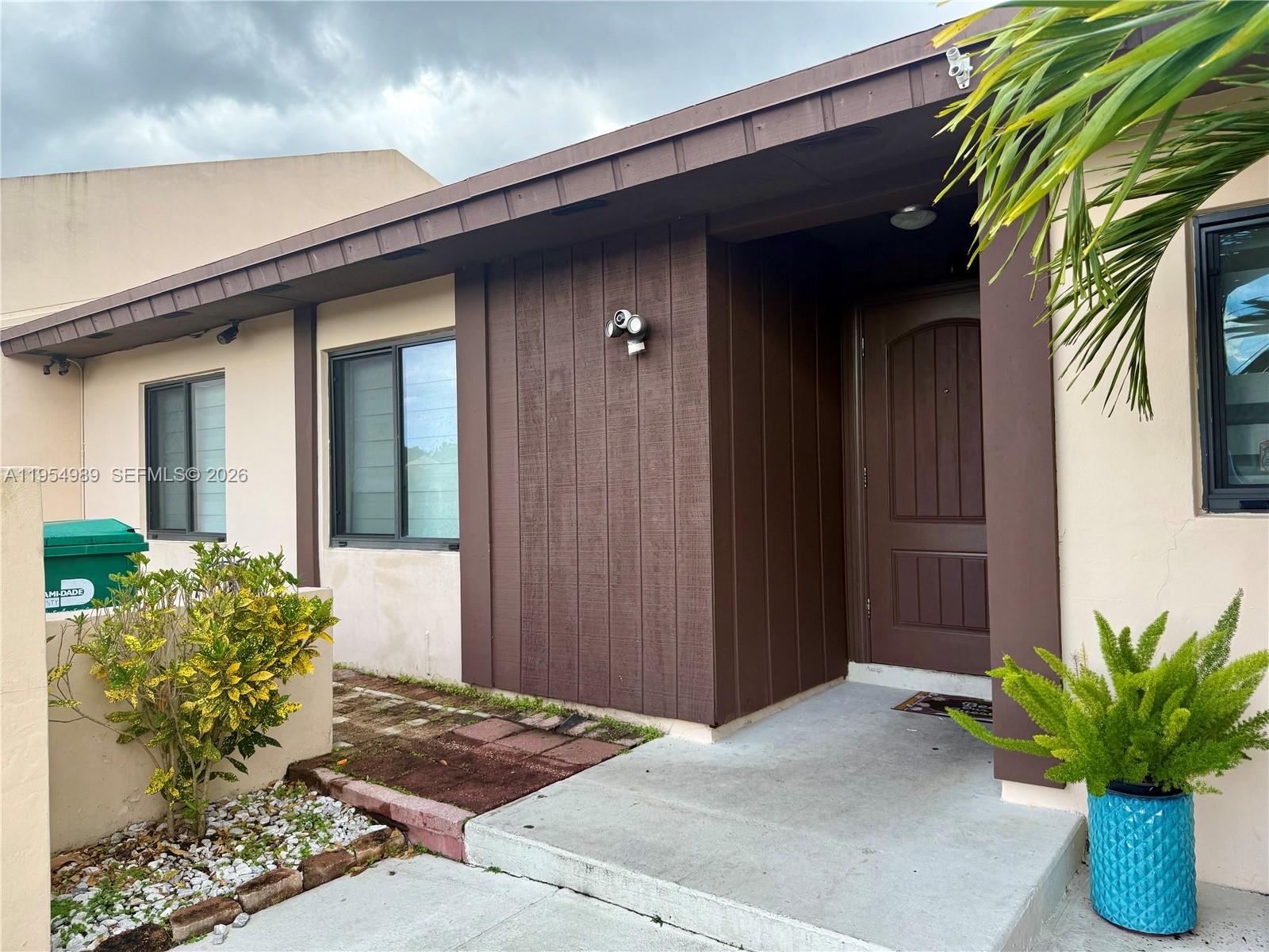 DEVON-AIRE VILLAS SEC 2 - Residential