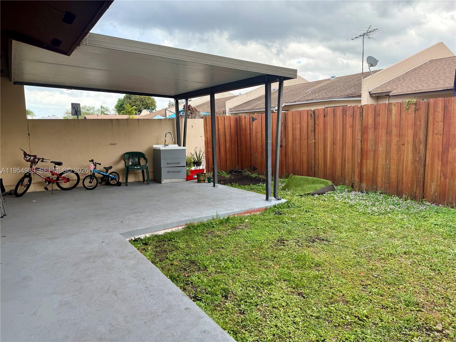 DEVON-AIRE VILLAS SEC 2 - Residential