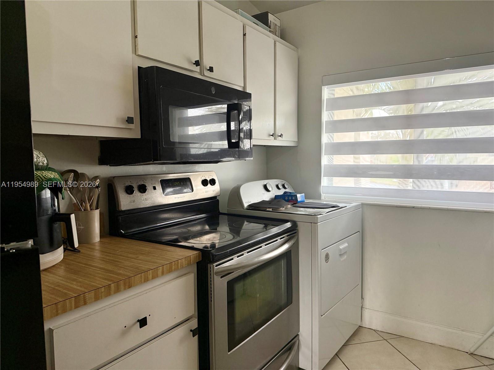 DEVON-AIRE VILLAS SEC 2 - Residential