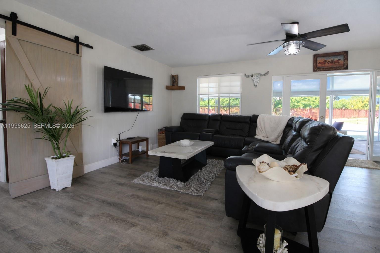 MELODY MANOR - Residential