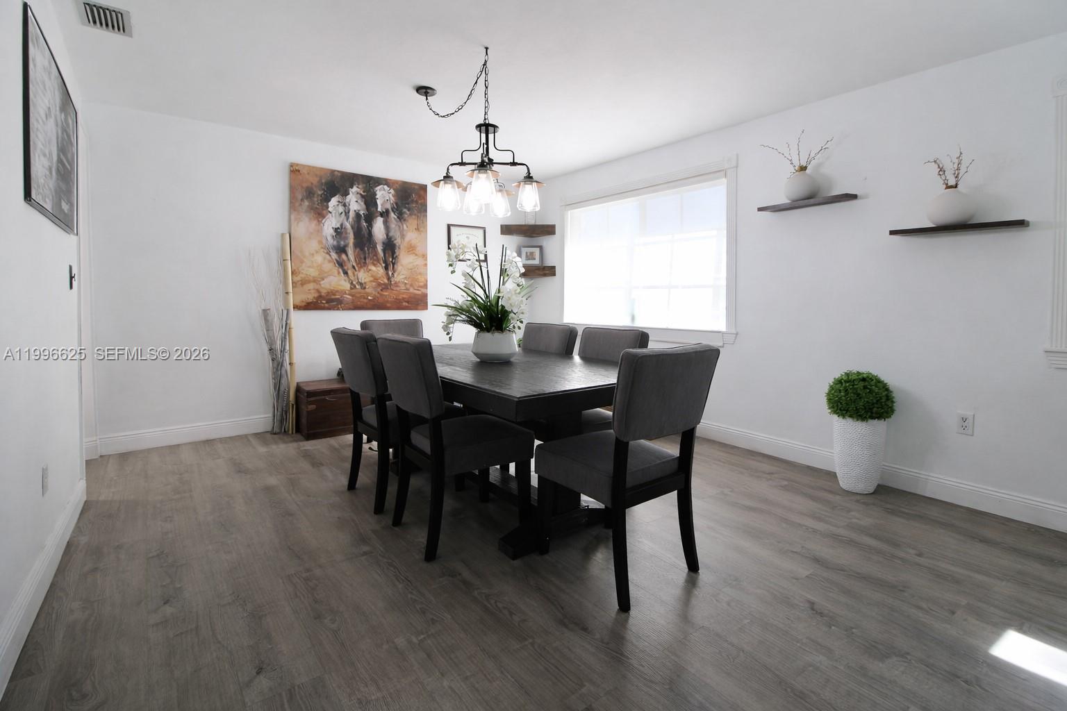 MELODY MANOR - Residential