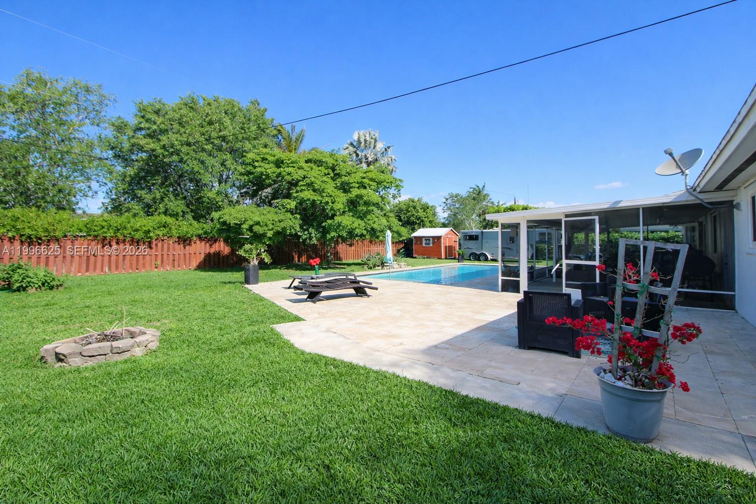 MELODY MANOR - Residential