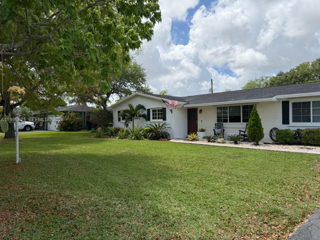 MELODY MANOR - Residential