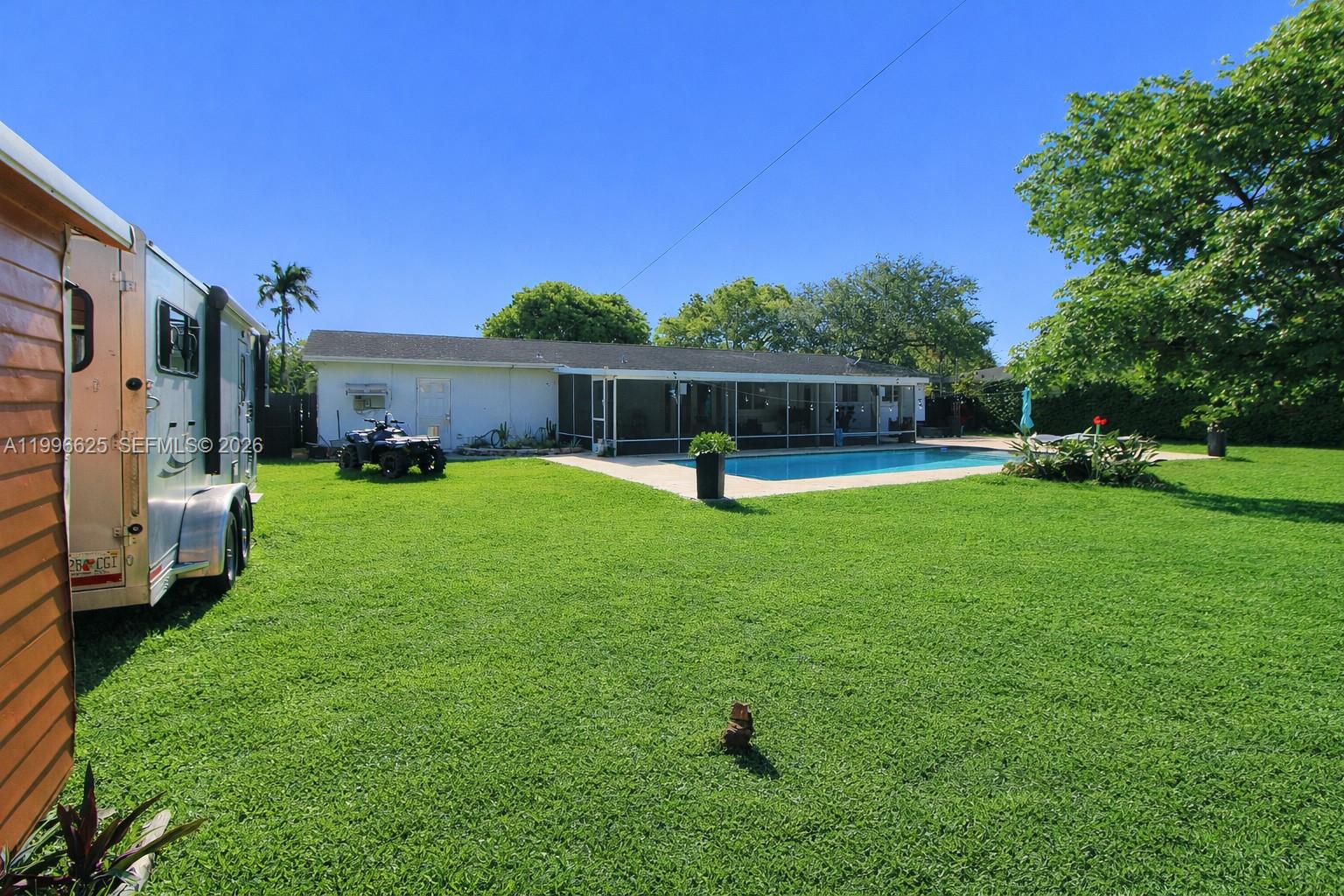 MELODY MANOR - Residential