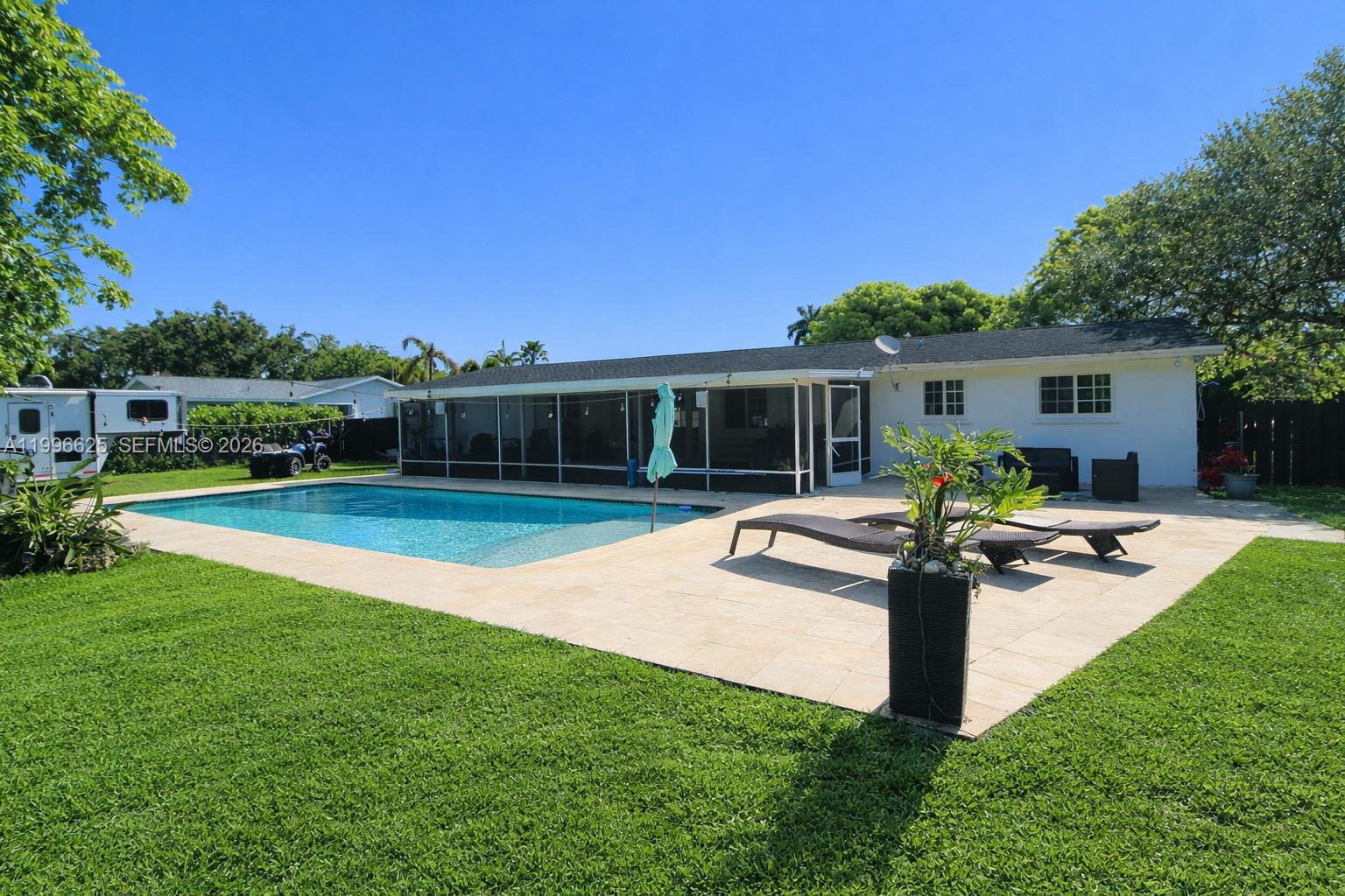 MELODY MANOR - Residential