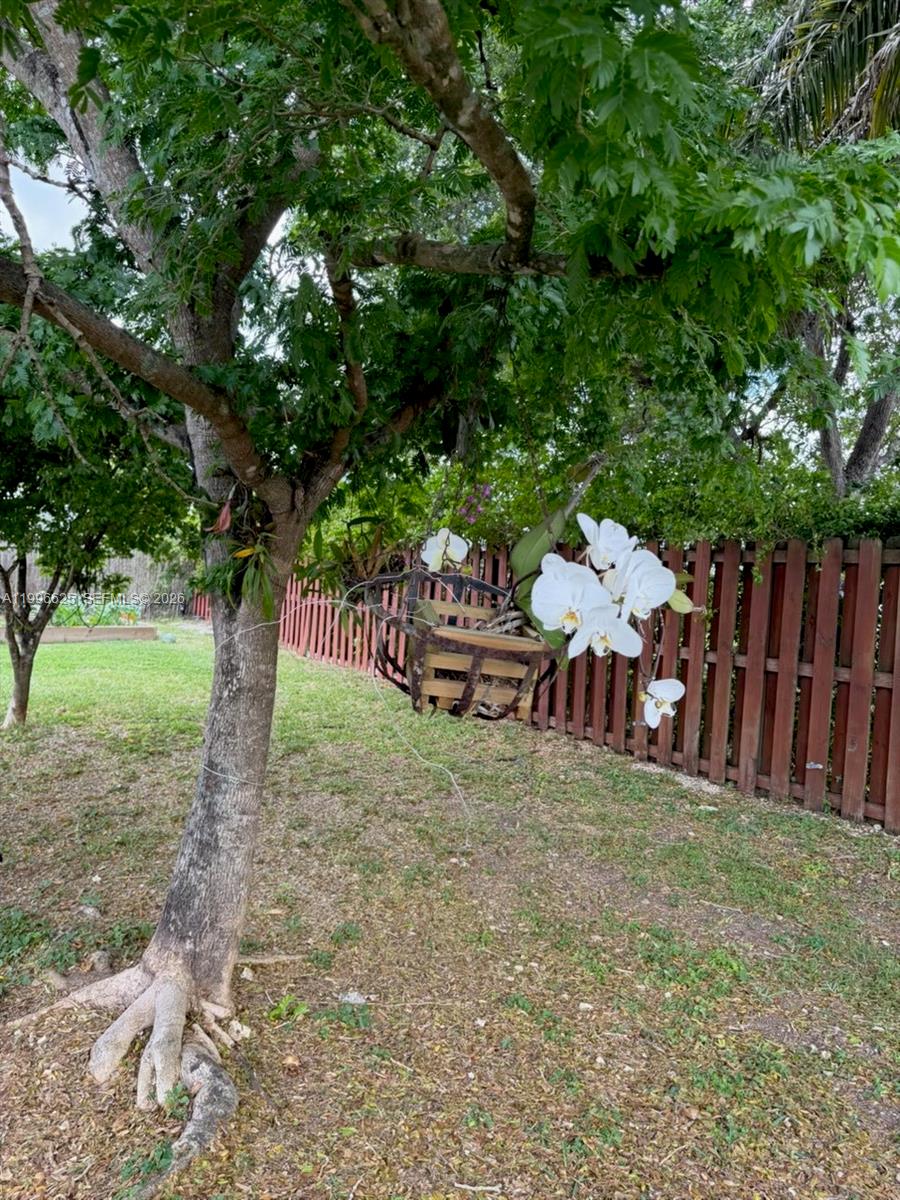 MELODY MANOR - Residential