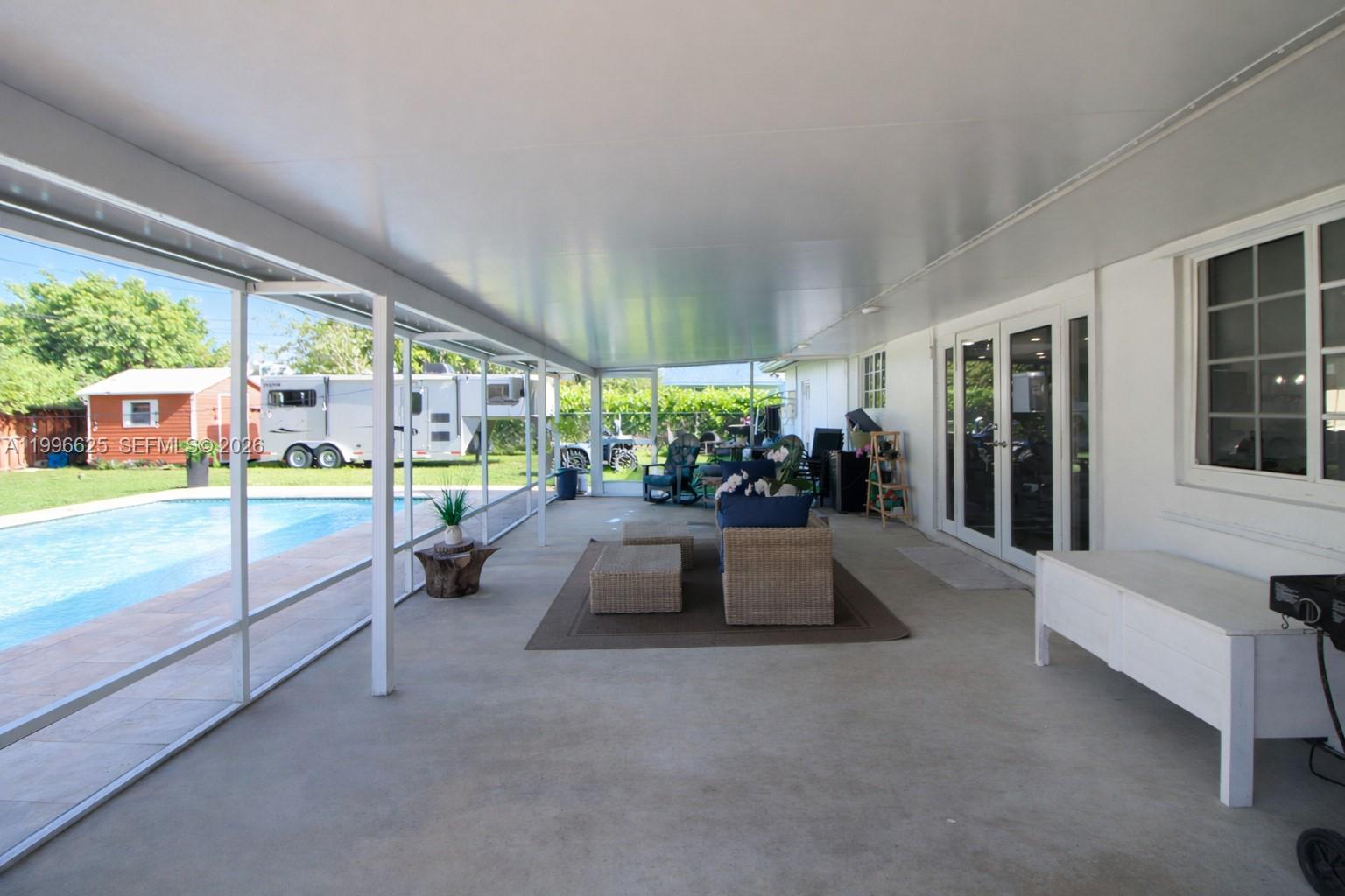 MELODY MANOR - Residential