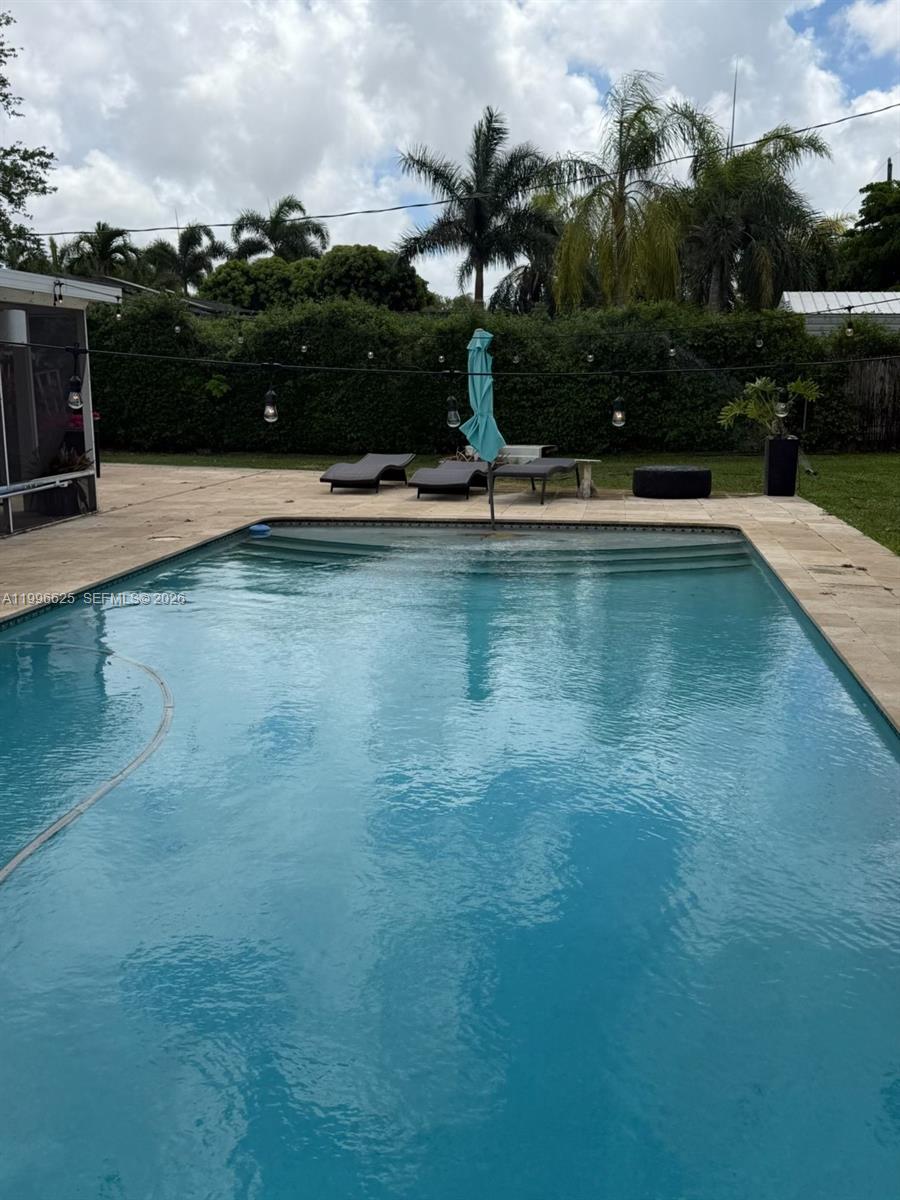 MELODY MANOR - Residential