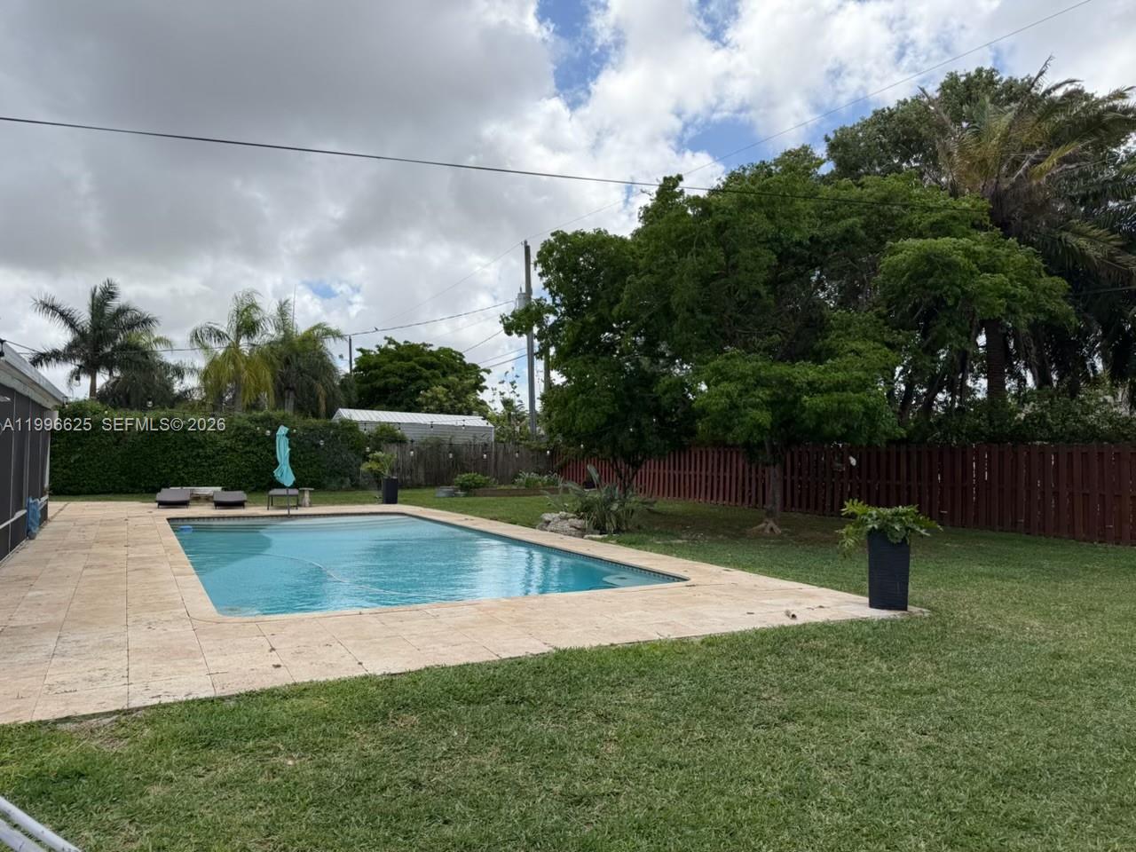 MELODY MANOR - Residential