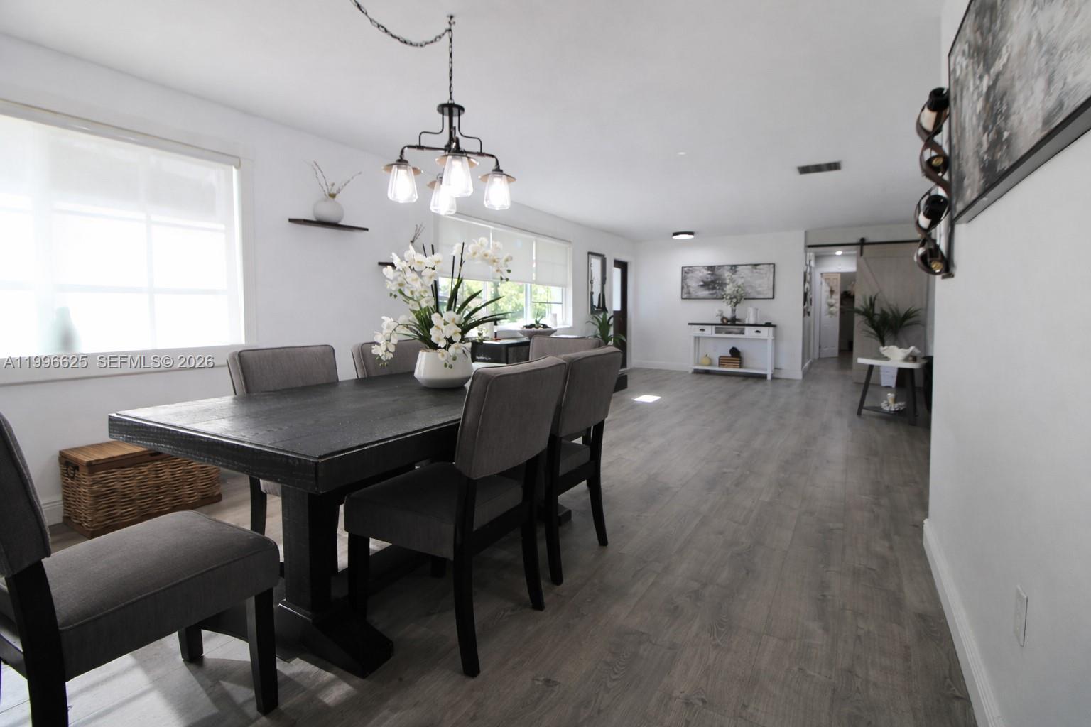 MELODY MANOR - Residential