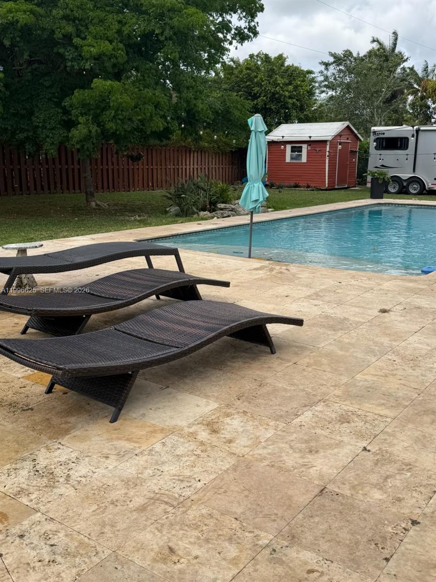 MELODY MANOR - Residential