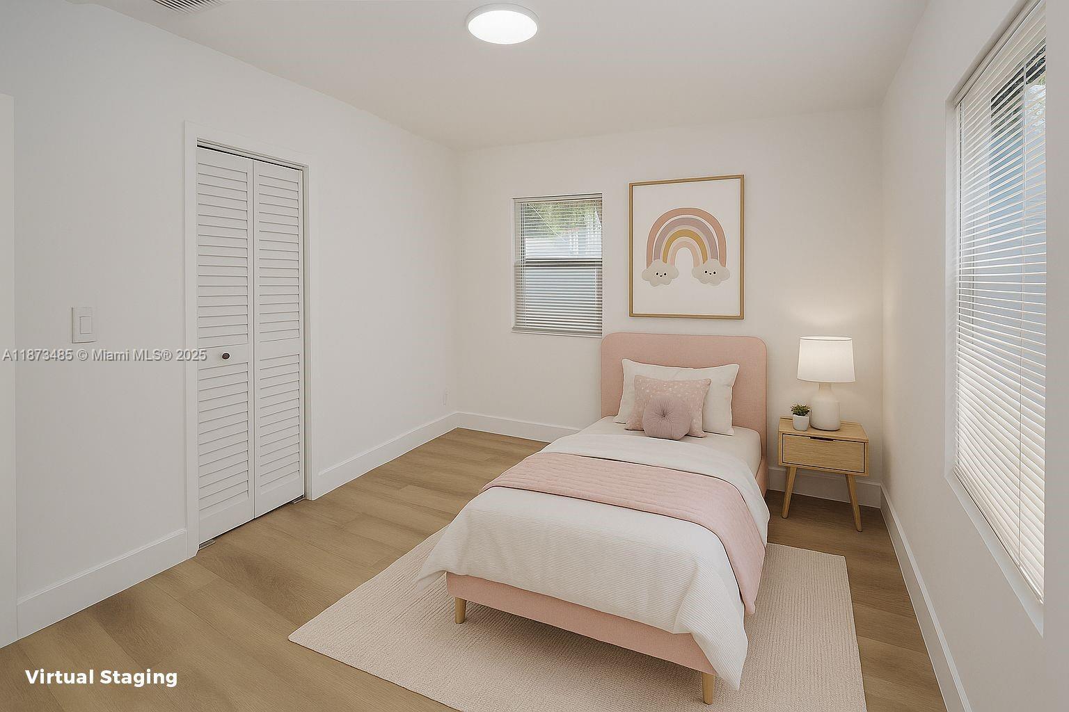 LAUDERDALE MANOR - Residential