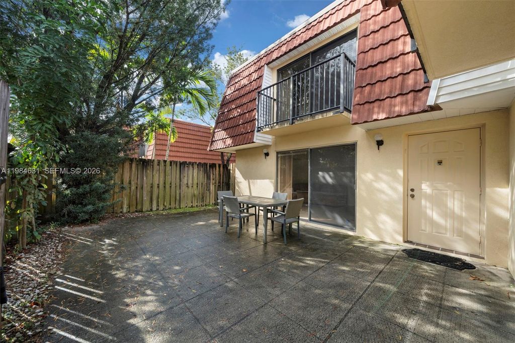 Photo of 713 NW 99th Cir, Plantation, FL 33324 (MLS # A11984631)