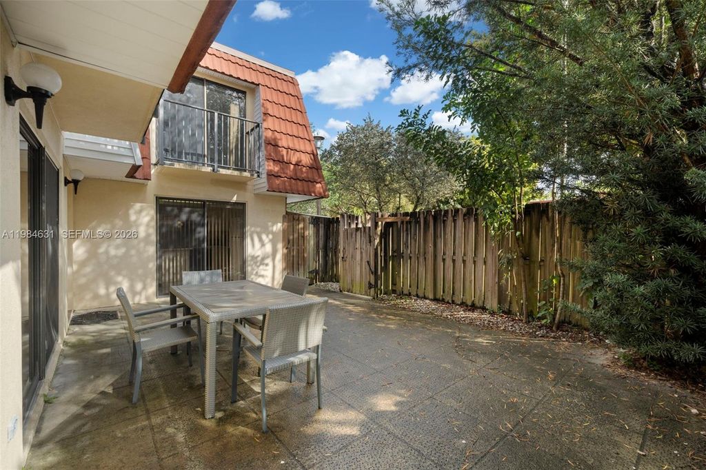 Photo of 713 NW 99th Cir, Plantation, FL 33324 (MLS # A11984631)