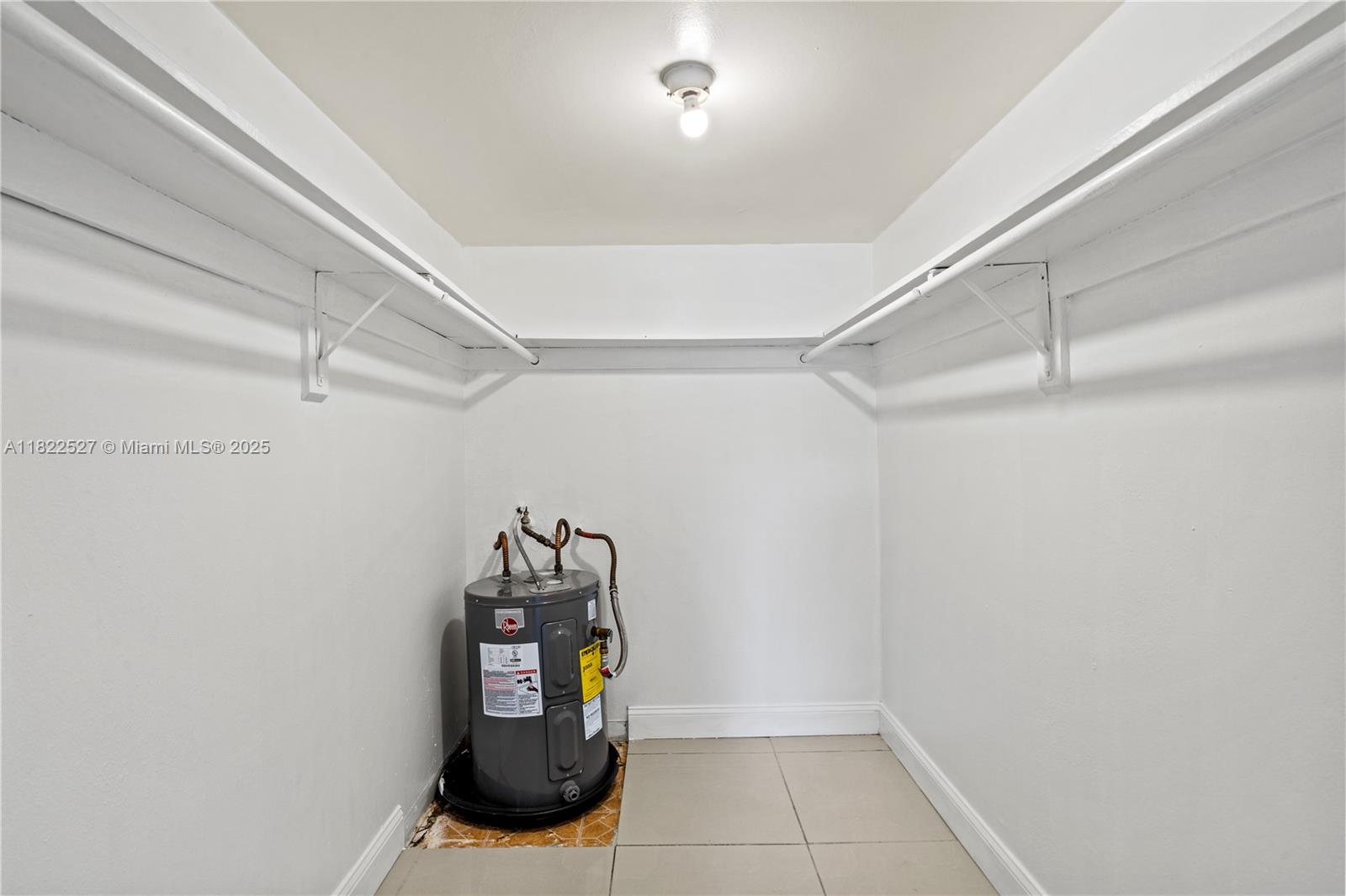 NEW WORLD CONDO APTS II - Residential Lease