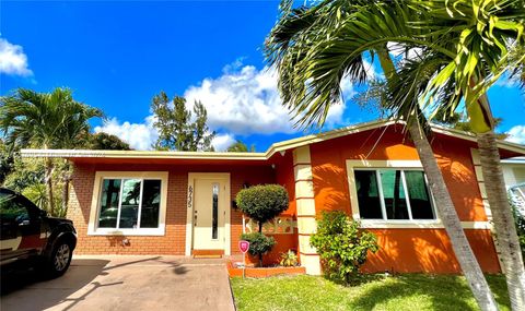 Single Family Residence in Tamarac FL 6735 62nd St.jpg